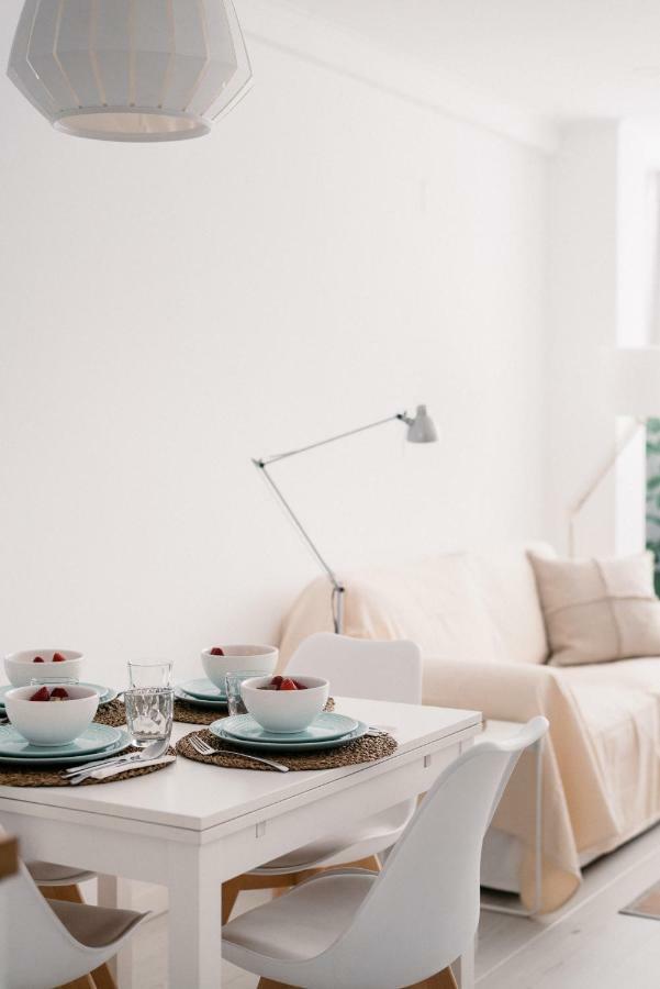 Light-Filled, Fully Renovated Apt near Belém, By TimeCooler Lisboa Exterior foto
