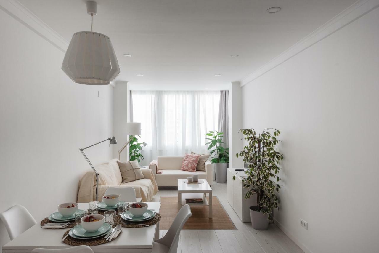 Light-Filled, Fully Renovated Apt near Belém, By TimeCooler Lisboa Exterior foto