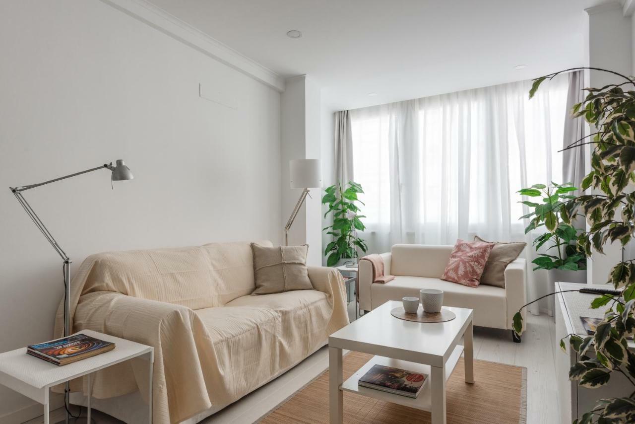 Light-Filled, Fully Renovated Apt near Belém, By TimeCooler Lisboa Exterior foto