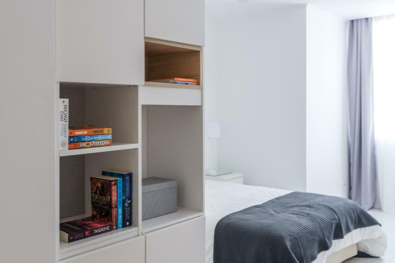 Light-Filled, Fully Renovated Apt near Belém, By TimeCooler Lisboa Exterior foto
