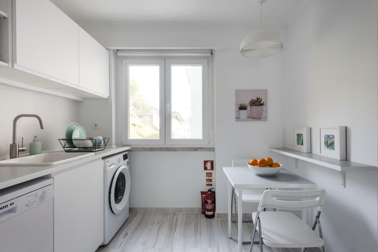 Light-Filled, Fully Renovated Apt near Belém, By TimeCooler Lisboa Exterior foto