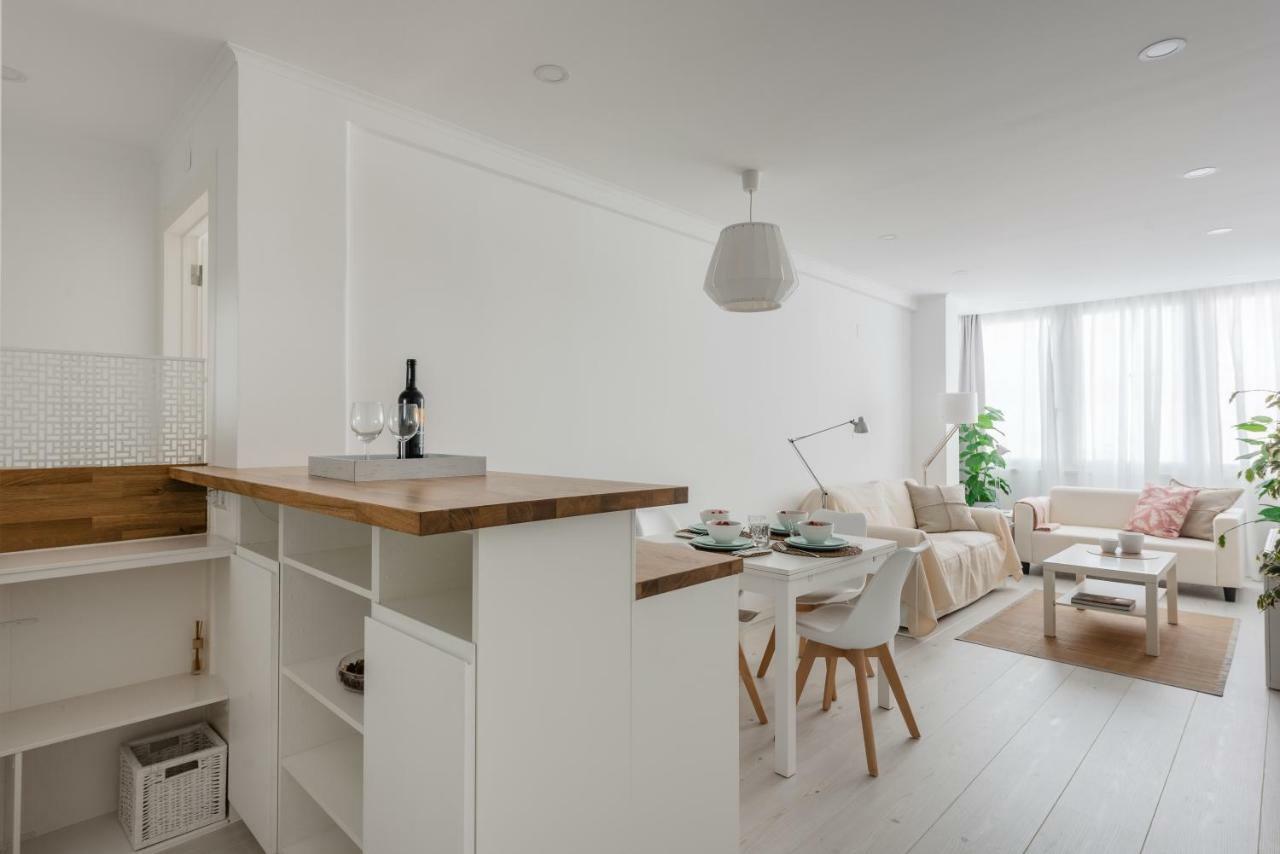 Light-Filled, Fully Renovated Apt near Belém, By TimeCooler Lisboa Exterior foto