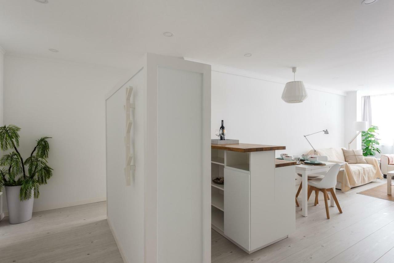 Light-Filled, Fully Renovated Apt near Belém, By TimeCooler Lisboa Exterior foto